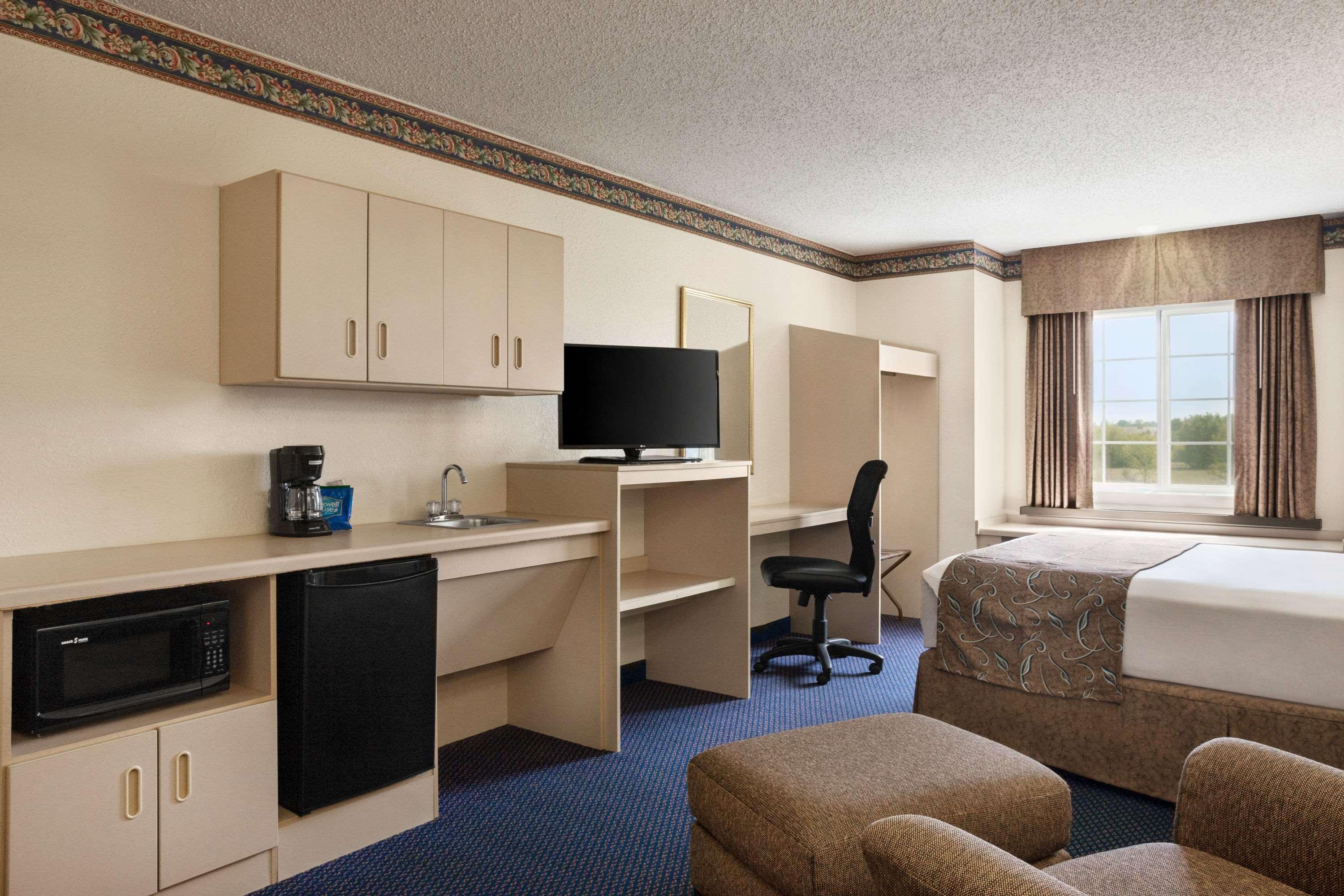 Travelodge By Wyndham Fort Scott Exterior foto